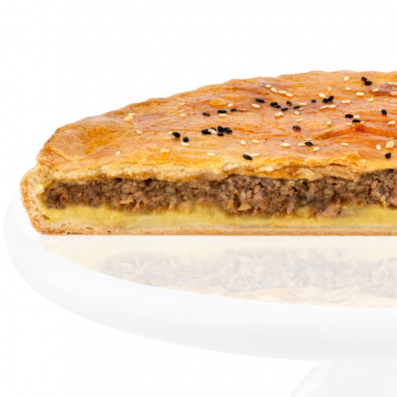 Пирог с фаршем и картофелем